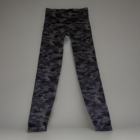 Spanx (Large) Leggings Look At Me Now Seamless Womens Black Camo FL3515 Workout - Picture 3 of 10